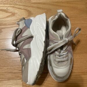 Girls Steve Madden tennis shoes